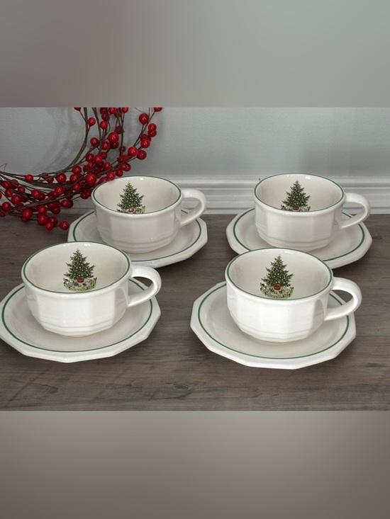 Pfaltzgraff Other - Set of 4 PFALTZGRAFF CHRISTMAS 🎄 HERITAGE TREE Mugs & Saucers